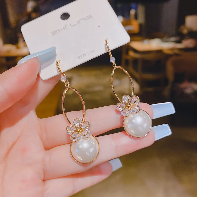 Fashion Flower Crystal Imitation Pearl Simple Women Earrings Vintage Elegance Stud Earrings Sweetie Jewelry
Fashion Flower Crystal Imitation Pearl Simple Women Earrings Vintage Elegance Stud Earrings Sweetie Jewelry