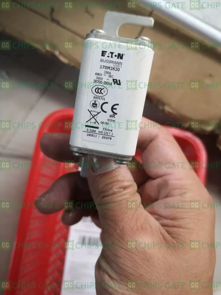 1 шт. новый квадратный предохранитель BUSSMANN 170M2620 690V 350A Быстрая доставка
1 шт. новый квадратный предохранитель BUSSMANN 170M2620 690V 350A Быстрая доставка