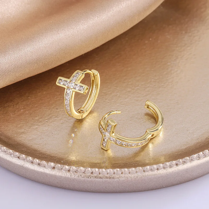 Simple Elegant Earrings Ear Clip Earrings Fashion All-Match Simple Rhinestone Earrings Women's Fashion Ornament Accessories
Simple Elegant Earrings Ear Clip Earrings Fashion All-Match Simple Rhinestone Earrings Women's Fashion Ornament Accessories