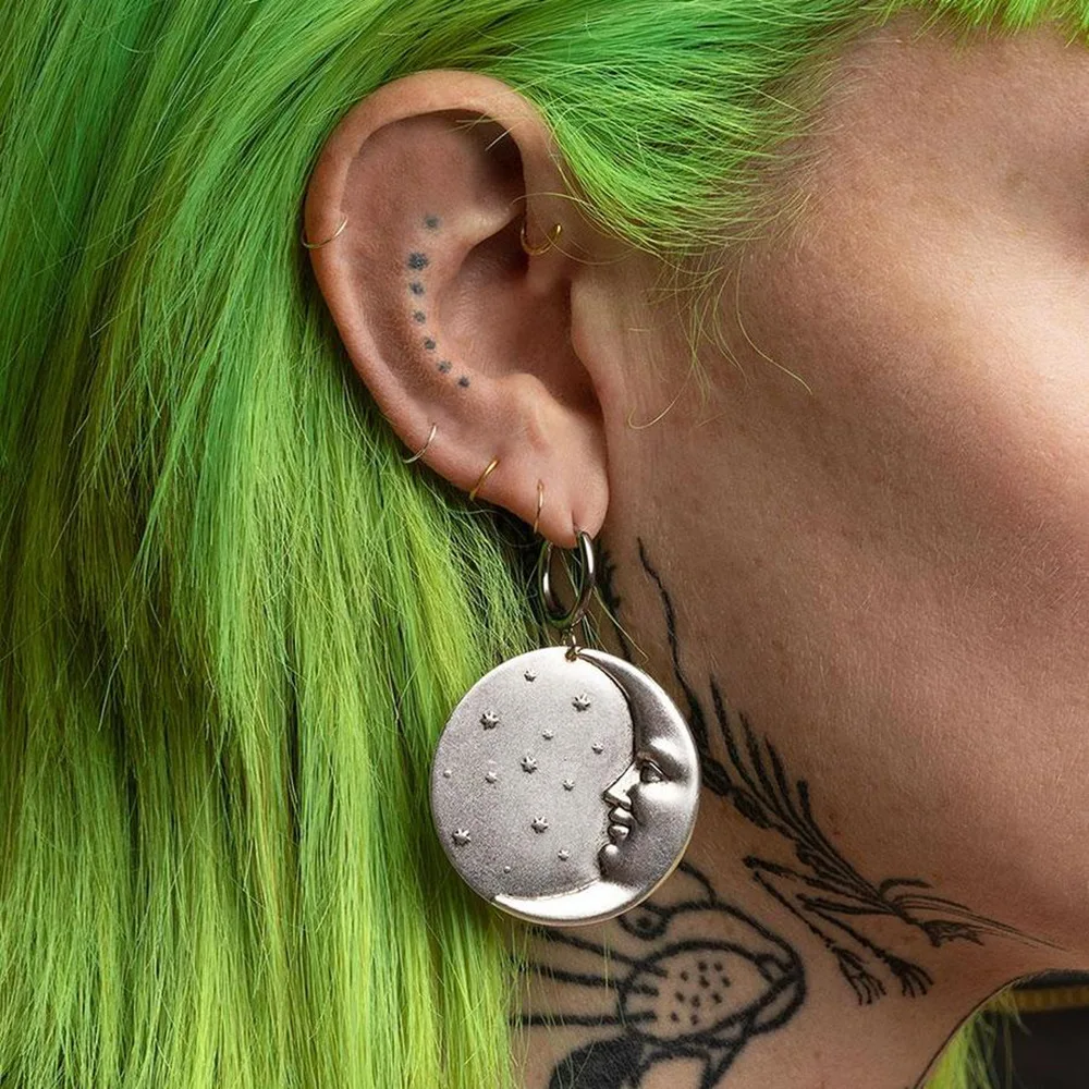 Vintage Retro Moon Drop Earrings Face Round Pendant Earrings for Women Girls Gold Color Hip Hop Punk Charm Jewelry Gift
Vintage Retro Moon Drop Earrings Face Round Pendant Earrings for Women Girls Gold Color Hip Hop Punk Charm Jewelry Gift