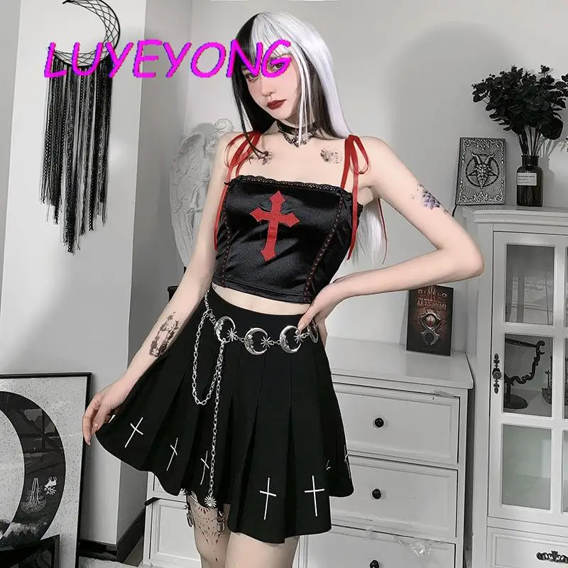 Dark Gothic Women Short Length Camis 2022 Hipster Lady Cross Red Cross Lace Spliced Strap Bow Sexy Camisole Cool Streetwear
Dark Gothic Women Short Length Camis 2022 Hipster Lady Cross Red Cross Lace Spliced Strap Bow Sexy Camisole Cool Streetwear