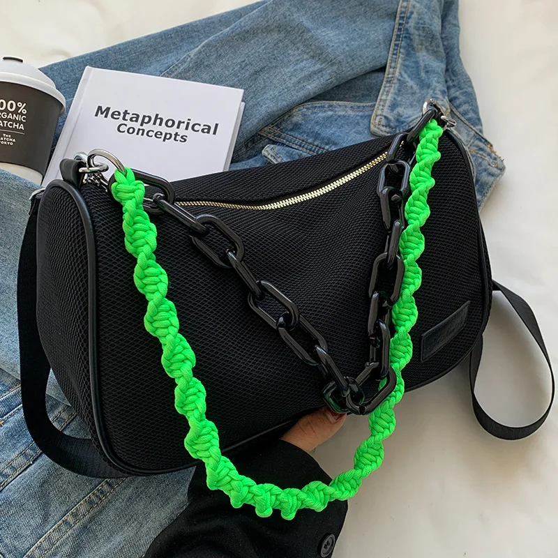 European and American Popular Bags Women's Summer 2022 New Fashion Messenger Bag Texture Canvas Chain Shoulder Pillow Bag
European and American Popular Bags Women's Summer 2022 New Fashion Messenger Bag Texture Canvas Chain Shoulder Pillow Bag