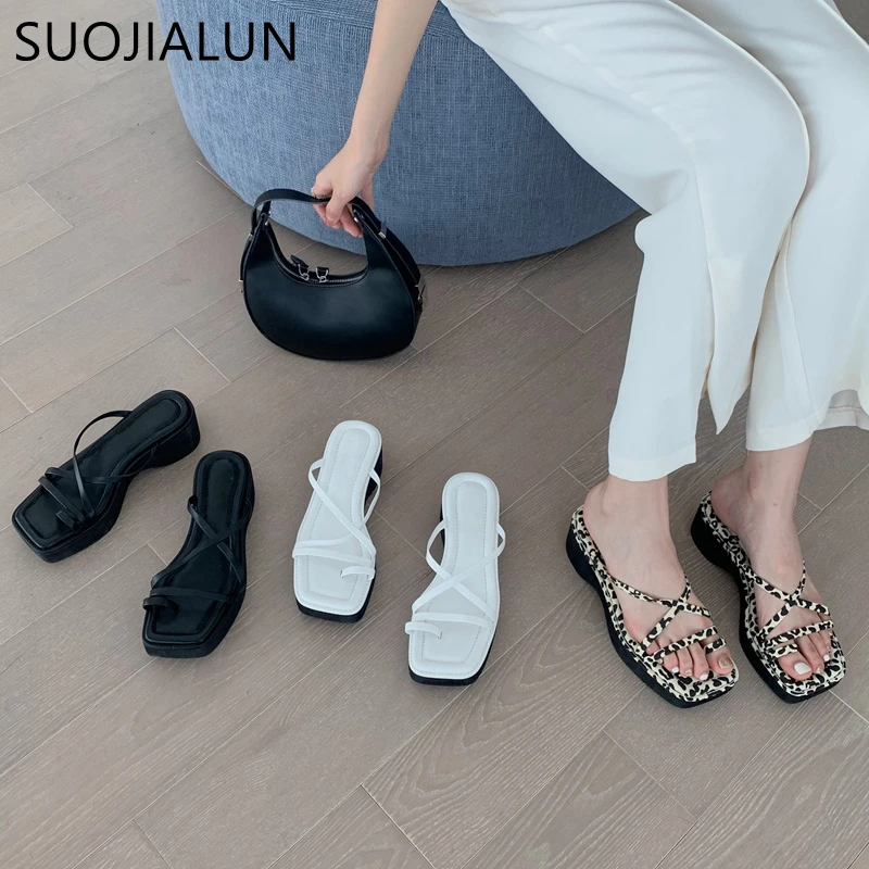 SUOJIALUN Brand Women Slipper Fashion Narrow Band Ladies Wedges Heel Sandals Shoes Summer Outdoor Beach Flip Flop Casual Slides
SUOJIALUN Brand Women Slipper Fashion Narrow Band Ladies Wedges Heel Sandals Shoes Summer Outdoor Beach Flip Flop Casual Slides