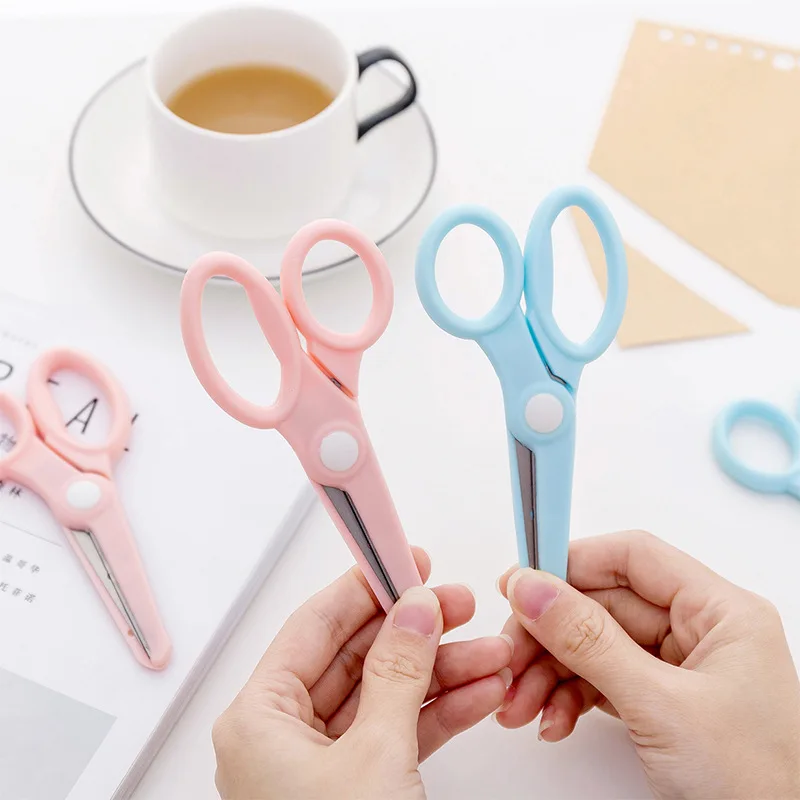 Cute Scissors Stationery DIY Paper Cuttings Tool Simple Safe Craft Scissors for Kindergarten Kids Children Mini School Supplies
Cute Scissors Stationery DIY Paper Cuttings Tool Simple Safe Craft Scissors for Kindergarten Kids Children Mini School Supplies
