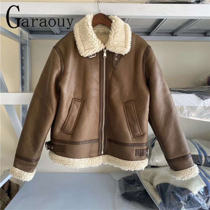 2022 Men's Double-Sided Hit Color Stitching Jackets Coat Streetwear Warm Lamb Men Turtleneck Faux Leather Jacket Suede Outwear
2022 Men's Double-Sided Hit Color Stitching Jackets Coat Streetwear Warm Lamb Men Turtleneck Faux Leather Jacket Suede Outwear