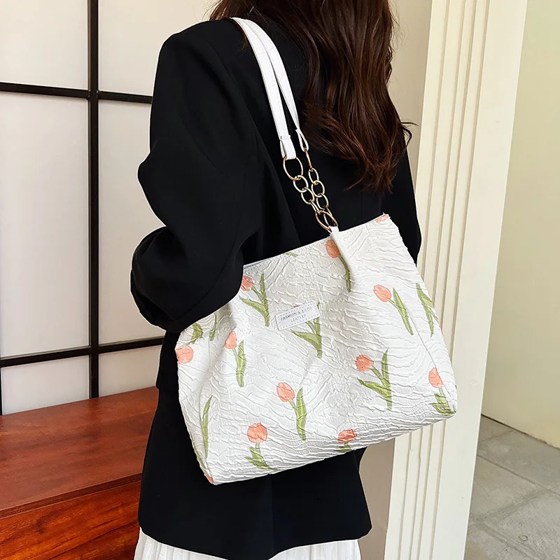 Large Capacity Canvas Underarm Bag Tulip Print Portable Handbag Chain Buckle Clutch Stylish Simplicity Student Office Worker
Large Capacity Canvas Underarm Bag Tulip Print Portable Handbag Chain Buckle Clutch Stylish Simplicity Student Office Worker