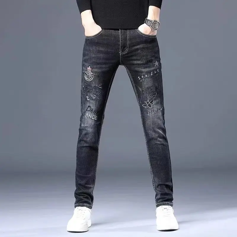 Men's Embroidered Jeans Autumn 2022 High-end Brand Korean Casual Pants Slim Feet Black Jeans Men Street Wear Designer Trousers
Men's Embroidered Jeans Autumn 2022 High-end Brand Korean Casual Pants Slim Feet Black Jeans Men Street Wear Designer Trousers
