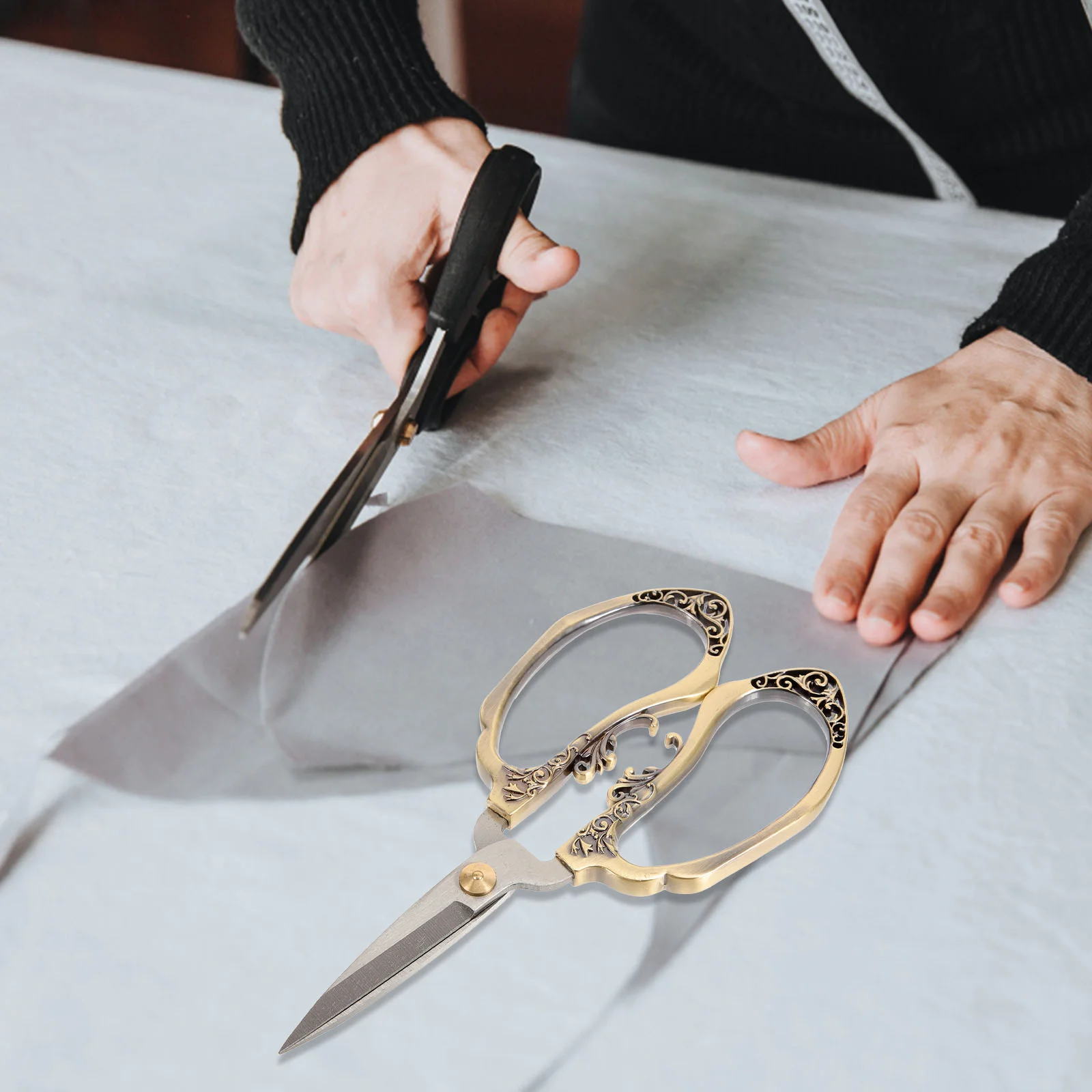 Decorate Sewing Scissors Outdoor Scrapbook Embroidery Stainless Steel Vintage Applique Small Sewing DIY Travel Mini 
Decorate Sewing Scissors Outdoor Scrapbook Embroidery Stainless Steel Vintage Applique Small Sewing DIY Travel Mini