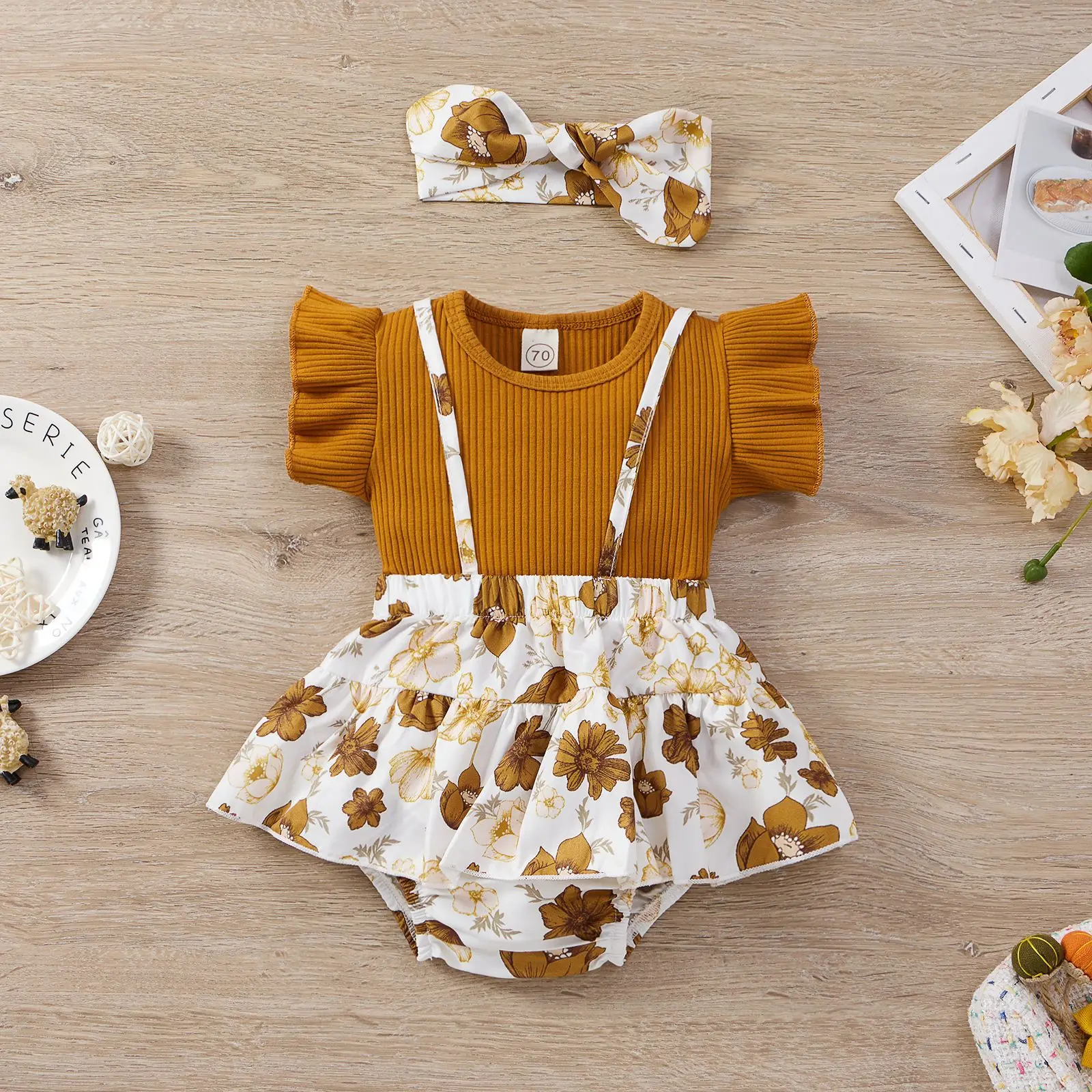 Infant Clothing Sets Baby Girl Clothes Toddler Headband + Solid Flying Sleeve Top + Floral Suspender Skirt Pants 3pcs Set
Infant Clothing Sets Baby Girl Clothes Toddler Headband + Solid Flying Sleeve Top + Floral Suspender Skirt Pants 3pcs Set