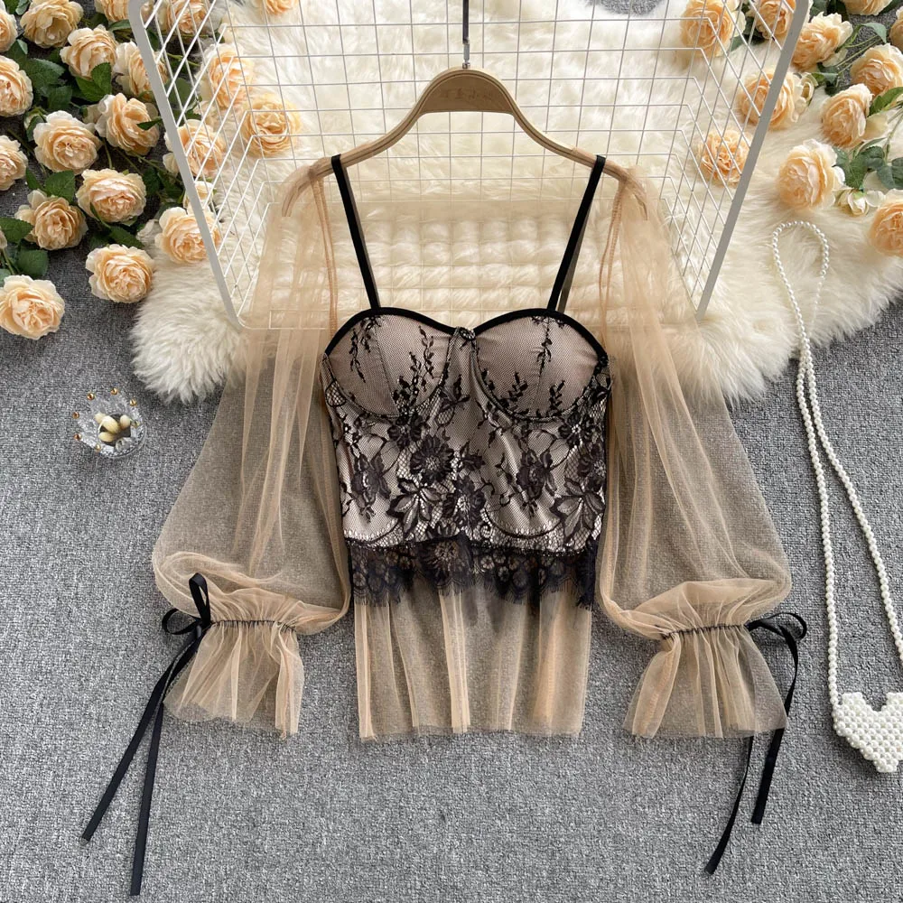 Short Shirt Women's Design Sense of Minority Chic Beautiful Small Shirt Trumpet Sleeve Mesh Lace Spice Girl Top Fashion
Short Shirt Women's Design Sense of Minority Chic Beautiful Small Shirt Trumpet Sleeve Mesh Lace Spice Girl Top Fashion