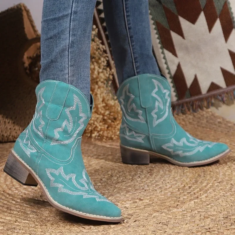 

Модные женские ботинки с вышивкой на толстом каблуке, Осенние ковбойские ботильоны в западном стиле, повседневная женская обувь с острым носком