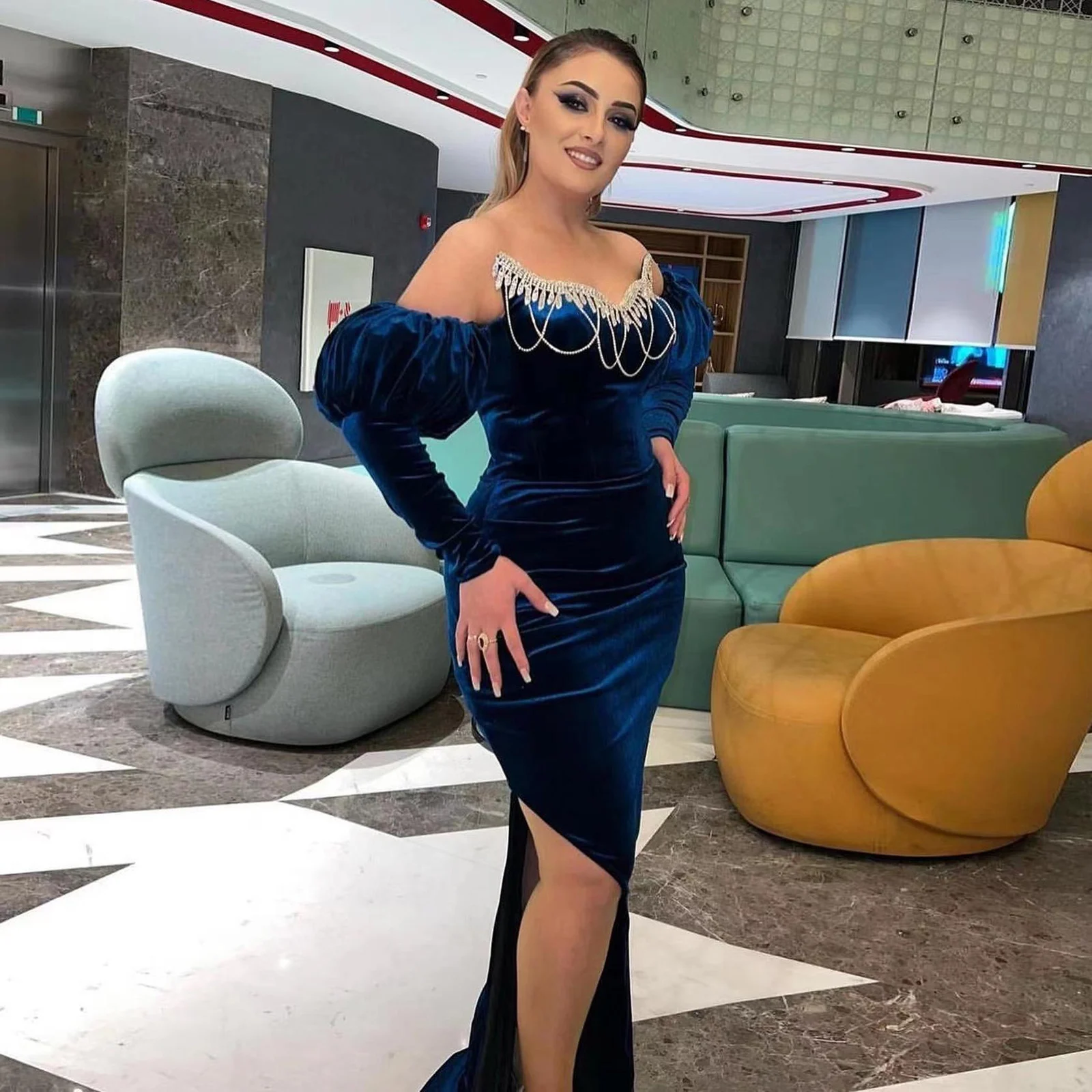 Puffy Long Sleeves Evening Dress Tassels Beads Crystals Off The Shoulder High Side Prom Dress Velvet Celebrity Birthday Gowns
Puffy Long Sleeves Evening Dress Tassels Beads Crystals Off The Shoulder High Side Prom Dress Velvet Celebrity Birthday Gowns
