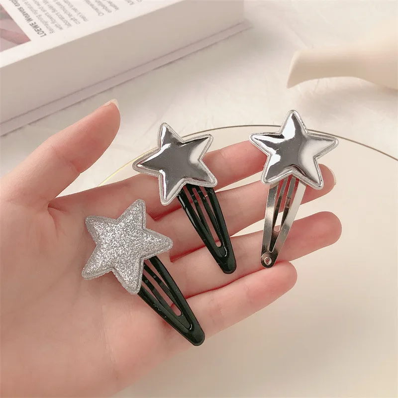 3pcs/set Korean New Y2K Silver Star Hairpin Summer Trendy Cute Pentagram Snap Clips Hair Accessories for Women Girls Headdress
3pcs/set Korean New Y2K Silver Star Hairpin Summer Trendy Cute Pentagram Snap Clips Hair Accessories for Women Girls Headdress
