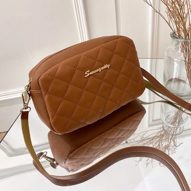 2022 Tassel Small Messenger Bag For Women Trend Lingge Embroidery Camera Female Shoulder Bag Fashion Chain Ladies Crossbody Bags 
2022 Tassel Small Messenger Bag For Women Trend Lingge Embroidery Camera Female Shoulder Bag Fashion Chain Ladies Crossbody Bags