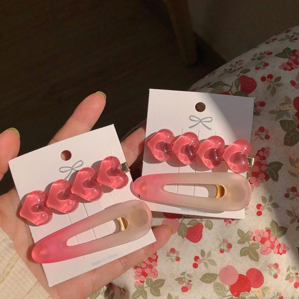 2PCS Hair Clip Bang Clip Geometric Hair Clip Pink Heart Hair Clip Cute Side Clip Hair Accessories
2PCS Hair Clip Bang Clip Geometric Hair Clip Pink Heart Hair Clip Cute Side Clip Hair Accessories