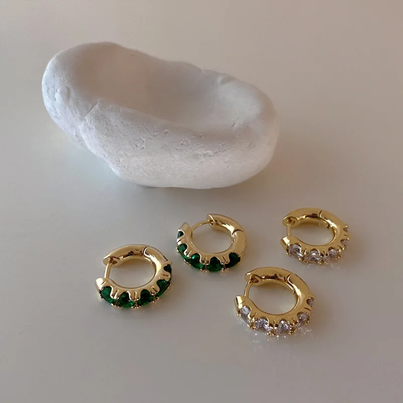Classic Zircon Metal Hoop Earrings Female Korean Personalized Simple Temperament Jewelry for Women Girls Wedding Party Gifts
Classic Zircon Metal Hoop Earrings Female Korean Personalized Simple Temperament Jewelry for Women Girls Wedding Party Gifts