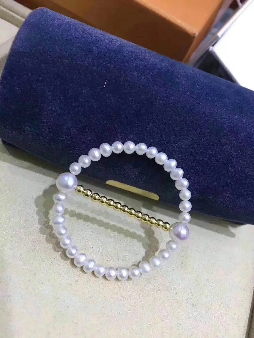 Freshwater pearl manual knot round chain.scarves buckle joker T-shirt skirts
Freshwater pearl manual knot round chain.scarves buckle joker T-shirt skirts