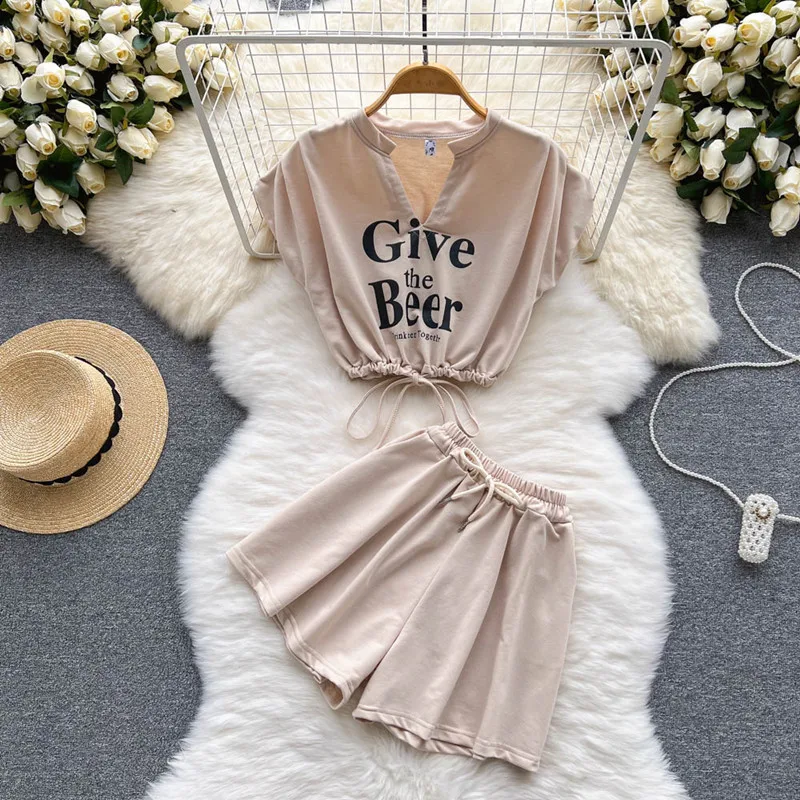 Summer fashion suit women's girls' high waist short lace up top High Waist Wide Leg shorts versatile two piece set
Summer fashion suit women's girls' high waist short lace up top High Waist Wide Leg shorts versatile two piece set