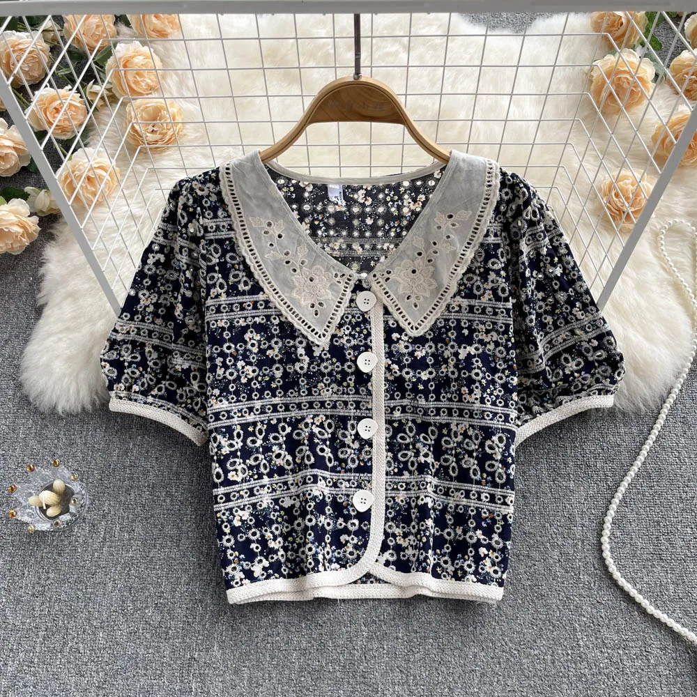 Retro Doll Collar Shirt Women's 2022 Summer New Fashion Embroidery Flower Short Tops Mujer Single Breasted Elegant Blouse E629
Retro Doll Collar Shirt Women's 2022 Summer New Fashion Embroidery Flower Short Tops Mujer Single Breasted Elegant Blouse E629