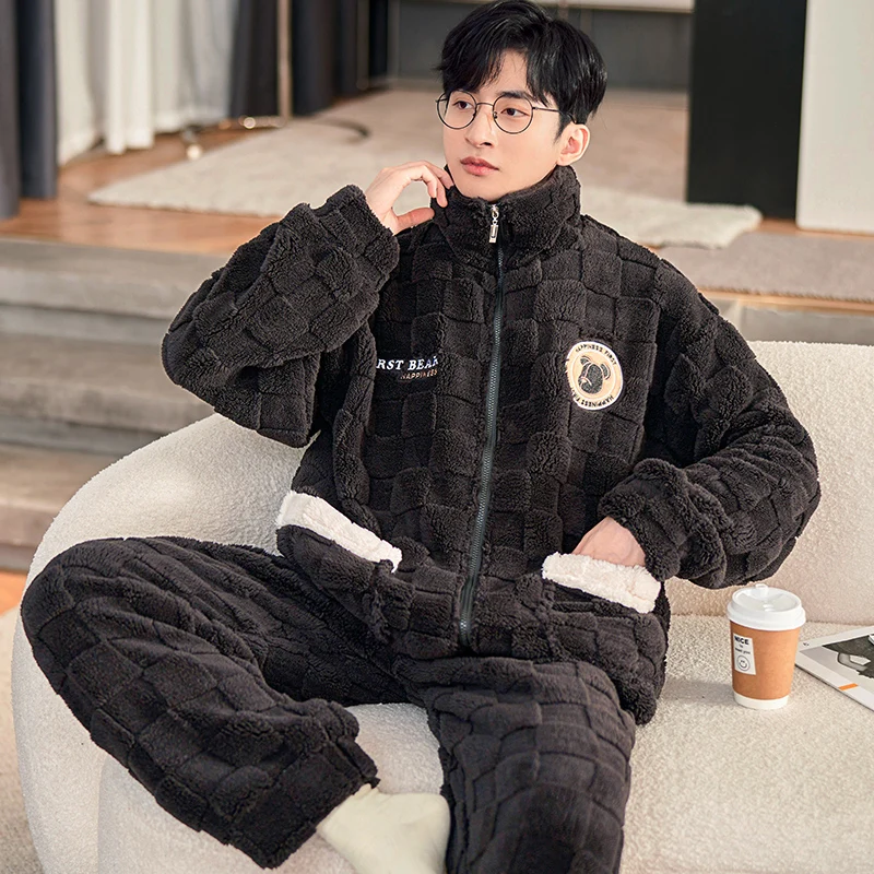 QUHENG Coral Fleece Pajamas Men Set Thicken Warm Autumn Winter Letter Zipper Home Clothes Suits Thick Warm Pijamas Sleepwear
QUHENG Coral Fleece Pajamas Men Set Thicken Warm Autumn Winter Letter Zipper Home Clothes Suits Thick Warm Pijamas Sleepwear