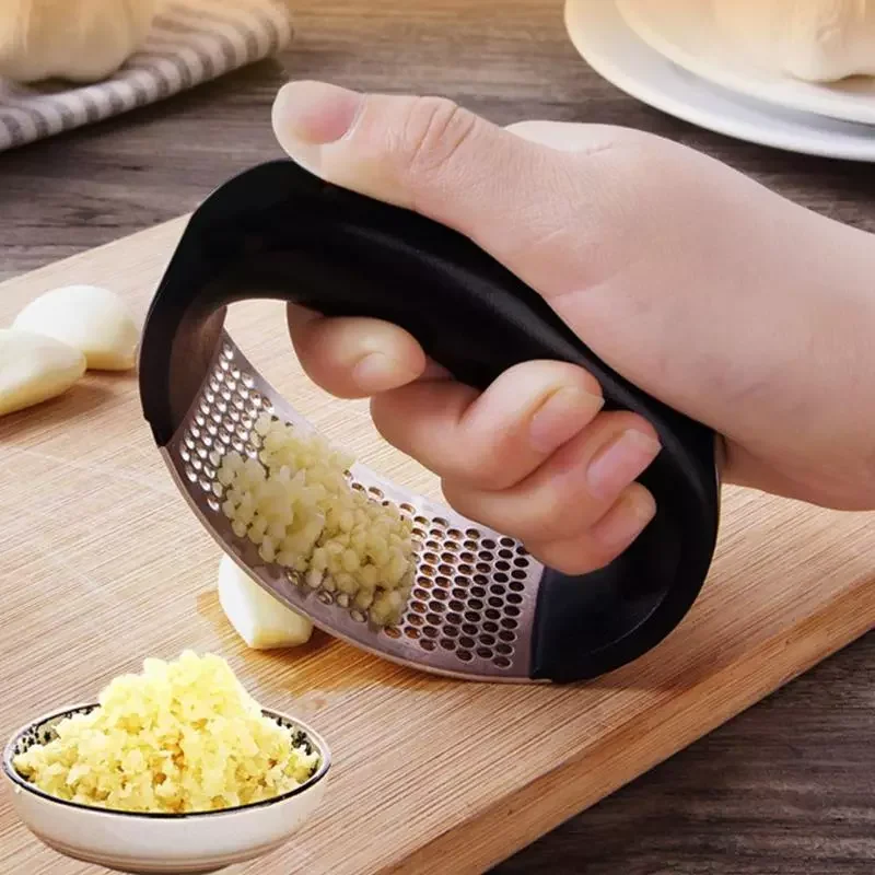Curved Garlic Press Stainless Steel Durable Garlic Rolling Tool Mincing Masher Kitchen Fruit Vegetable Cooking Accessories
Curved Garlic Press Stainless Steel Durable Garlic Rolling Tool Mincing Masher Kitchen Fruit Vegetable Cooking Accessories