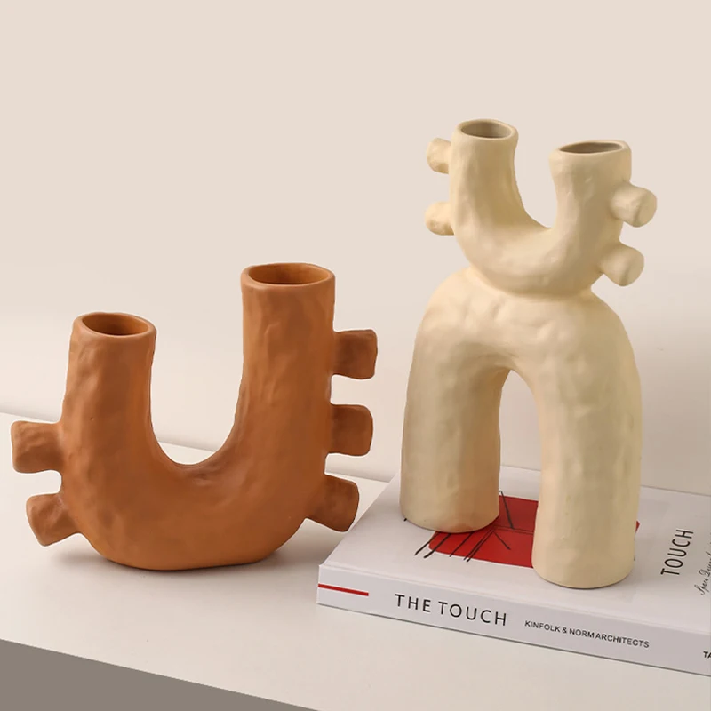 Creative Special-shaped Abstract Ceramic Vase Home Decoration Living Room Handicraft Modern Office Decorative Plant Pot D680 
Creative Special-shaped Abstract Ceramic Vase Home Decoration Living Room Handicraft Modern Office Decorative Plant Pot D680