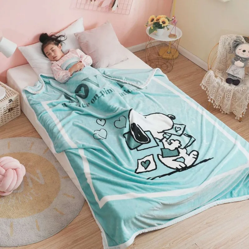 Snoopy new interesting and creative cartoon pattern soft and skin-friendly comfortable warm flannel blanket for men and women
Snoopy new interesting and creative cartoon pattern soft and skin-friendly comfortable warm flannel blanket for men and women