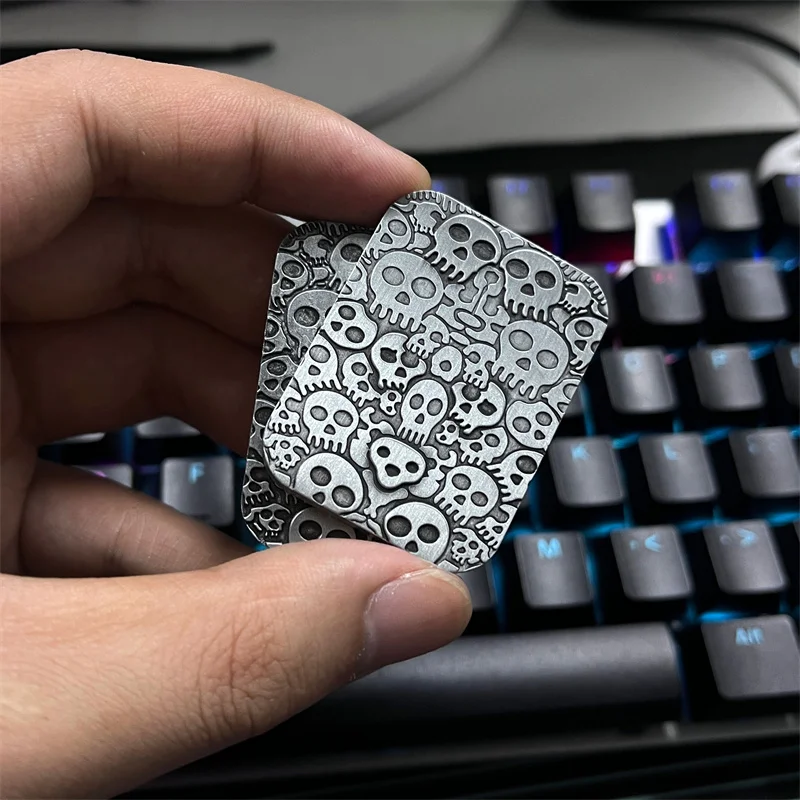 Skull Pattern Magnetic Fidget Slider EDC Adult Metal Fidget Toys ADHD Tool Autism Anti-anxiety Stress Relief Toys Office Toys
Skull Pattern Magnetic Fidget Slider EDC Adult Metal Fidget Toys ADHD Tool Autism Anti-anxiety Stress Relief Toys Office Toys