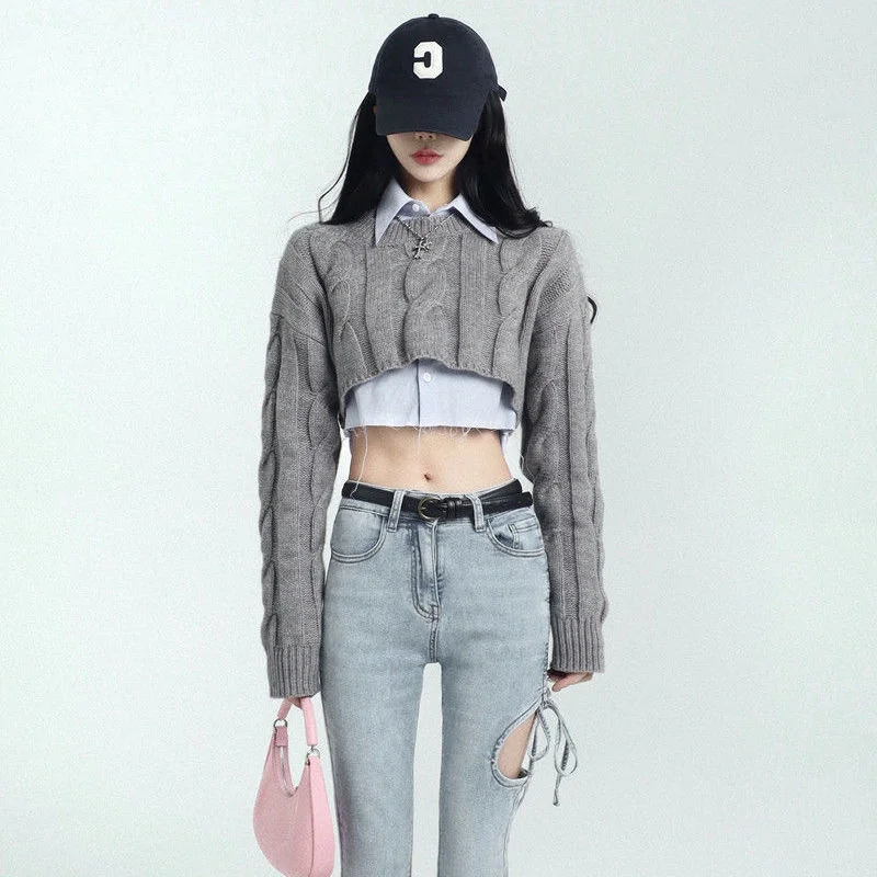 2023 Set sweater women's early spring new lazy style loose outer wear retro short knitted sweater top two-piece set
2023 Set sweater women's early spring new lazy style loose outer wear retro short knitted sweater top two-piece set