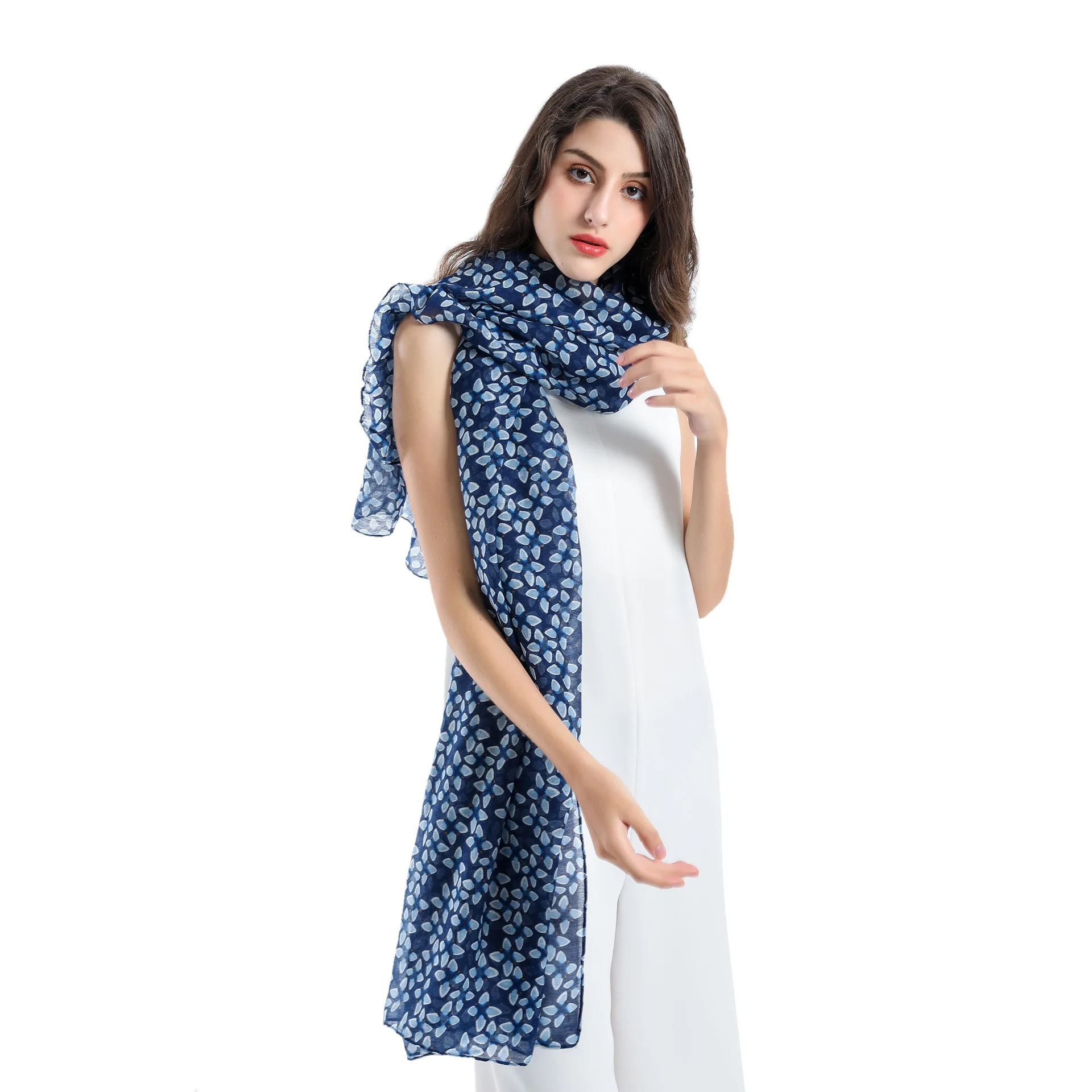 Simple Fashion Floral Solid Color Light Comfortable Cotton And Hemp Scarf Female
Simple Fashion Floral Solid Color Light Comfortable Cotton And Hemp Scarf Female