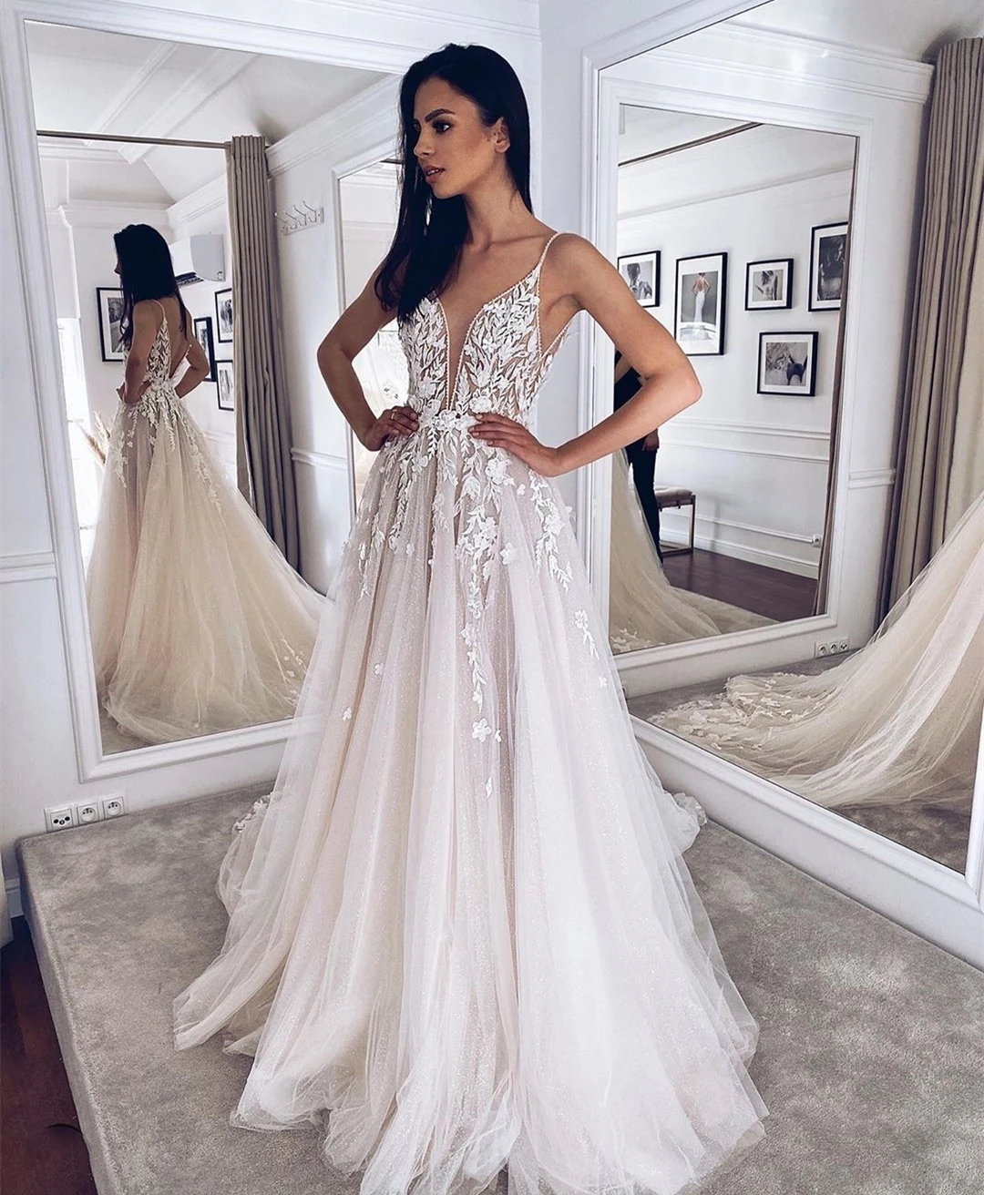 Spaghetti Strap A-line Wedding Dress 2022 for Bride Lace Appliques Tulle Gorgeous Bridal Gowns For Women Custom Made
Spaghetti Strap A-line Wedding Dress 2022 for Bride Lace Appliques Tulle Gorgeous Bridal Gowns For Women Custom Made