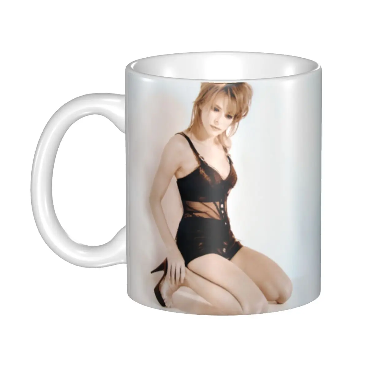 Пикантная кофейная кружка Mylene фермер, персонализированная керамическая кружка «сделай сам» для молока и чая, мужские и женские уличные чаш...
Пикантная кофейная кружка Mylene фермер, персонализированная керамическая кружка «сделай сам» для молока и чая, мужские и женские уличные чаш...