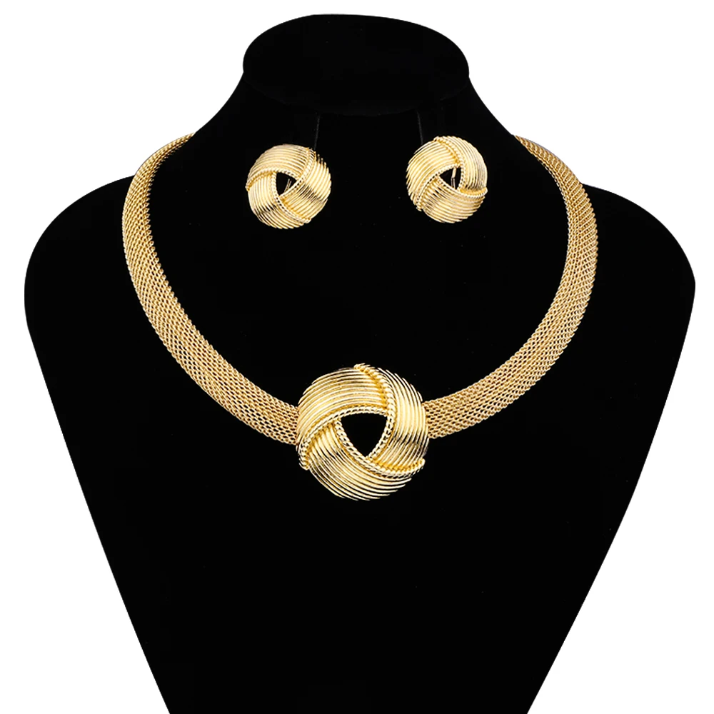 African Gold Color Exquisite Jewelry Women's Necklace Earrings Set Geometric Circular Design Fashion Classic Style Wedding 
African Gold Color Exquisite Jewelry Women's Necklace Earrings Set Geometric Circular Design Fashion Classic Style Wedding