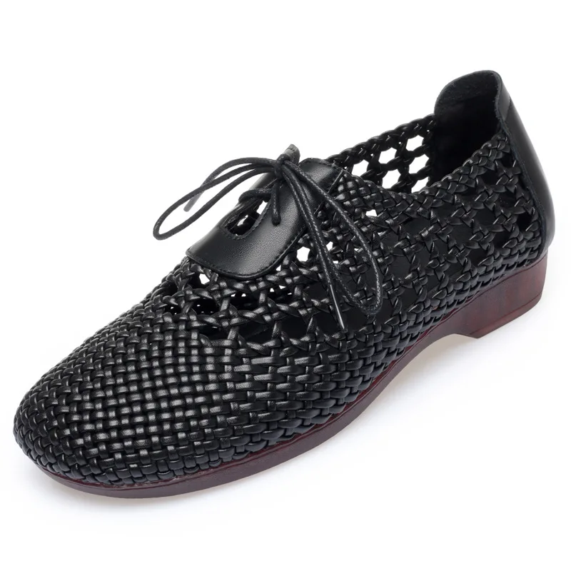 High Quality Microfiber Woven Hollow Hole Shoes Women Leather Sandals 2022 Large Size Soft Sole Low Heel Sandals Trendy Sandals
High Quality Microfiber Woven Hollow Hole Shoes Women Leather Sandals 2022 Large Size Soft Sole Low Heel Sandals Trendy Sandals