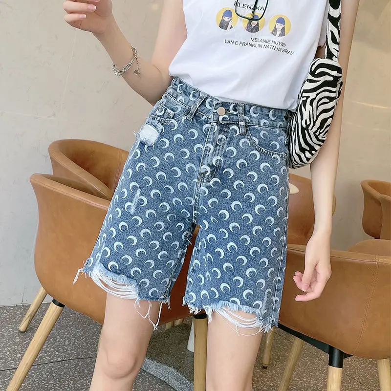 Harajuku Denim Shorts Women Summer Moon Pattern Holes Straight Knee Length Pants Mom Jeans High Waist Ripped Jeans Y2k Fashion
Harajuku Denim Shorts Women Summer Moon Pattern Holes Straight Knee Length Pants Mom Jeans High Waist Ripped Jeans Y2k Fashion
