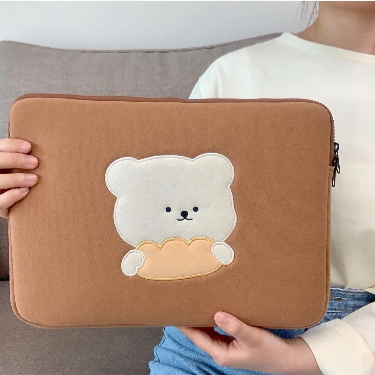 Hot Bear 11 inch Laptop Sleeve Bag Korean Ins Glasses Bear Mac Ipad Pro 9.7 10.8 13 14.5 15 inch Laptop Tablet Inner Case Bag 
Hot Bear 11 inch Laptop Sleeve Bag Korean Ins Glasses Bear Mac Ipad Pro 9.7 10.8 13 14.5 15 inch Laptop Tablet Inner Case Bag