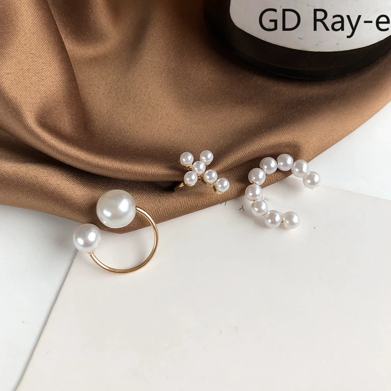 Pearl Geometric Cross Clip Earrings 3 Pieces Sweet Earbone Clip on Hoop Earrings Fashion Women Ear Cuffs Stud Earring Gifts 1443
Pearl Geometric Cross Clip Earrings 3 Pieces Sweet Earbone Clip on Hoop Earrings Fashion Women Ear Cuffs Stud Earring Gifts 1443