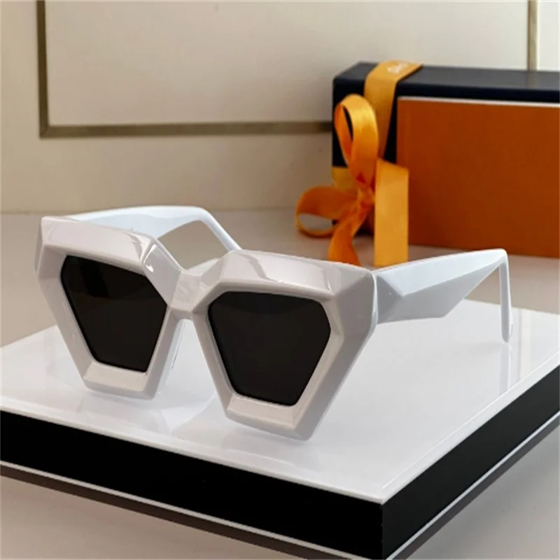 Sunglasses For Women Men Summer 1748 Style Anti-Ultraviolet Retro Plate Full Frame Glasses With Box 1748
Sunglasses For Women Men Summer 1748 Style Anti-Ultraviolet Retro Plate Full Frame Glasses With Box 1748