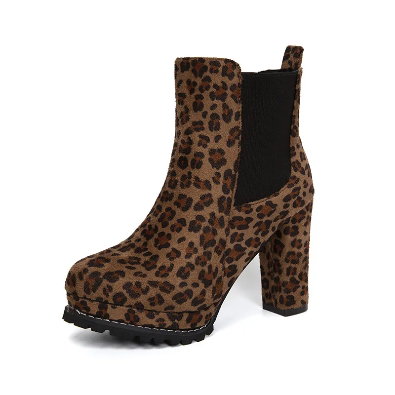 2022 Autumn and Winter British New Short Boots Women's Fashion Pointed Toe Thick Heel Mid-boots Lace-up Fleece Thin Boots
2022 Autumn and Winter British New Short Boots Women's Fashion Pointed Toe Thick Heel Mid-boots Lace-up Fleece Thin Boots