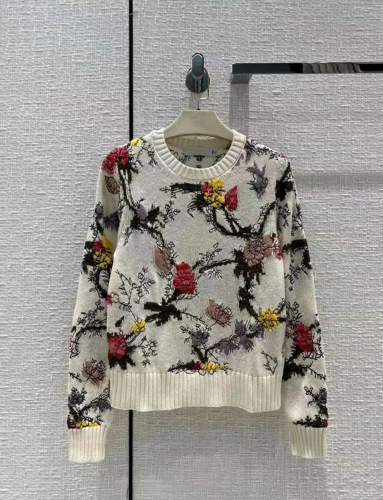High Quality Runway Design Sweater Women 2022 Summer Knitted Floral Embroidery Femme Pullover Cashmere Sweater
High Quality Runway Design Sweater Women 2022 Summer Knitted Floral Embroidery Femme Pullover Cashmere Sweater