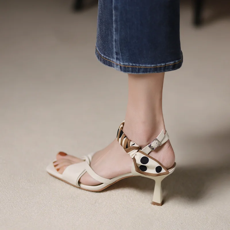 Сандалии Elagant женские на высоком каблуке 6 см, богемные туфли из воловьей кожи, с узким ремешком, стильная обувь на лето 
Сандалии Elagant женские на высоком каблуке 6 см, богемные туфли из воловьей кожи, с узким ремешком, стильная обувь на лето