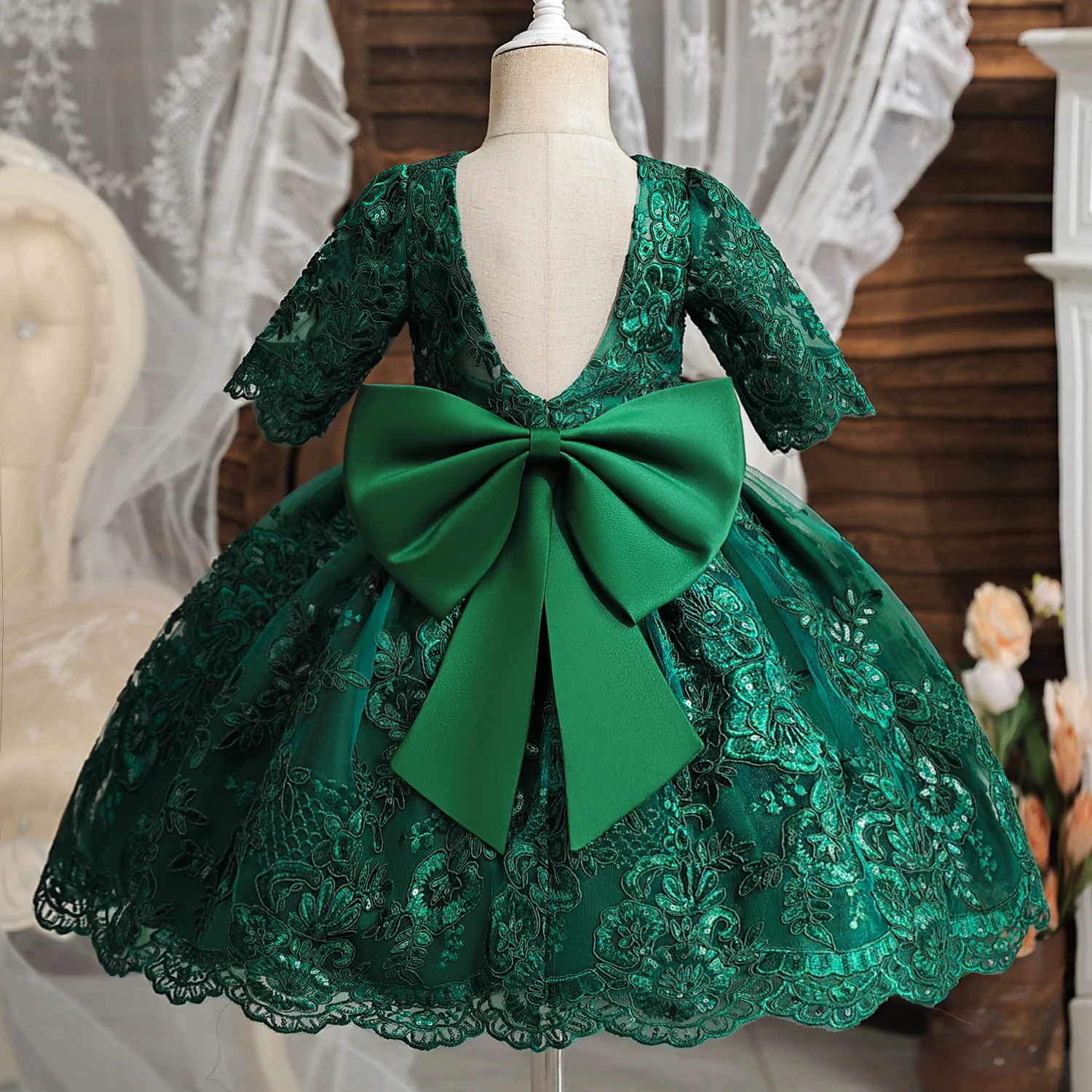 Embroidery FlowerFormal Dress for Baby Girls Lace Bow Princess Dress Birthday Wedding Party Baptism Ceremony Dresses Girl
Embroidery FlowerFormal Dress for Baby Girls Lace Bow Princess Dress Birthday Wedding Party Baptism Ceremony Dresses Girl