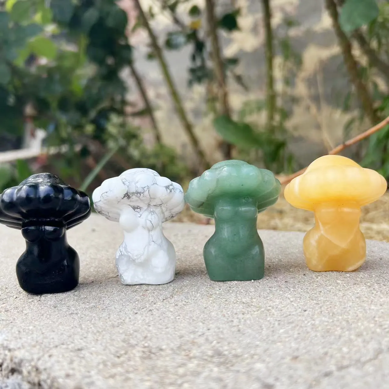 5-6CM Crystal Statue topaz mushroom Model Torso Figurine Home Decoration Stones Art
5-6CM Crystal Statue topaz mushroom Model Torso Figurine Home Decoration Stones Art