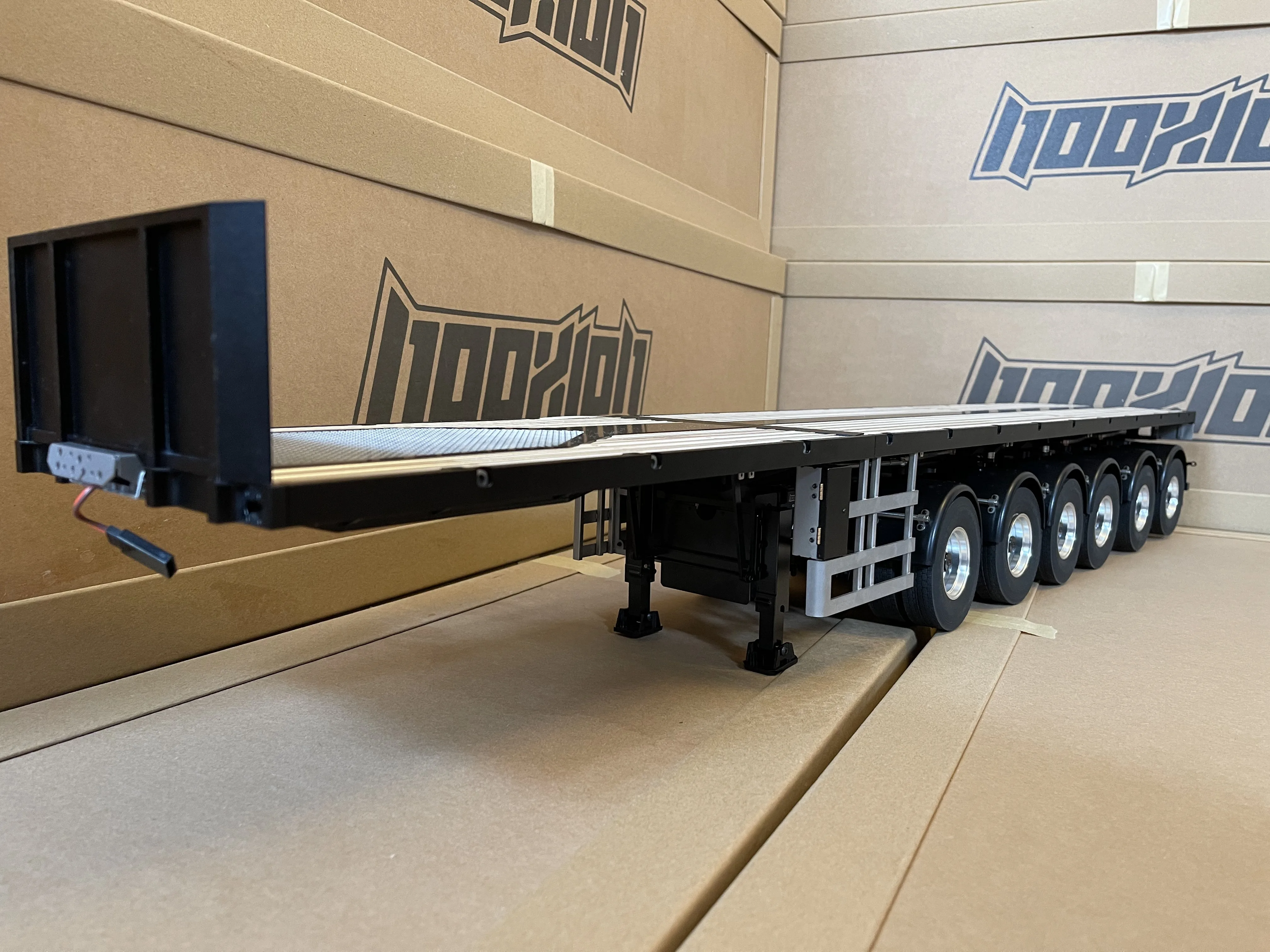 Nooxion Fury Bear Model 6 Axle Flat Tailer 1/14 Trailer Suitable For Tow Head
Nooxion Fury Bear Model 6 Axle Flat Tailer 1/14 Trailer Suitable For Tow Head