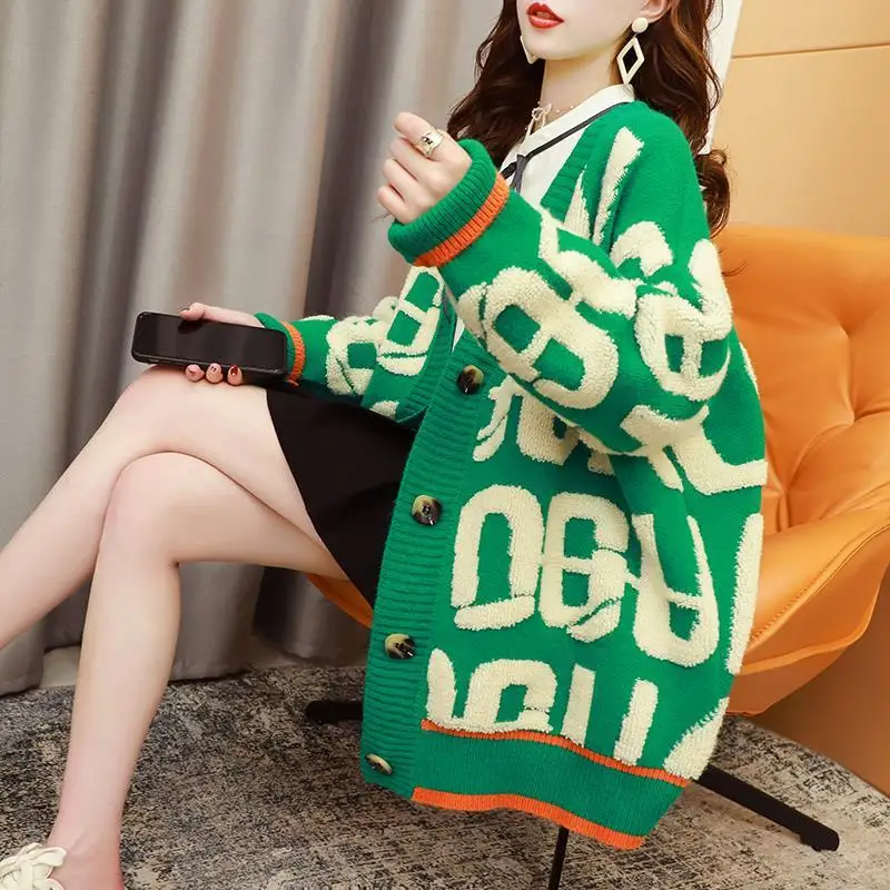 DAYIFUN Oversized Cardigans For Women 2022 Letter Print V-neck Sweater Knitted Korean Fashion Jumper Casual Baggy Women's Coat
DAYIFUN Oversized Cardigans For Women 2022 Letter Print V-neck Sweater Knitted Korean Fashion Jumper Casual Baggy Women's Coat