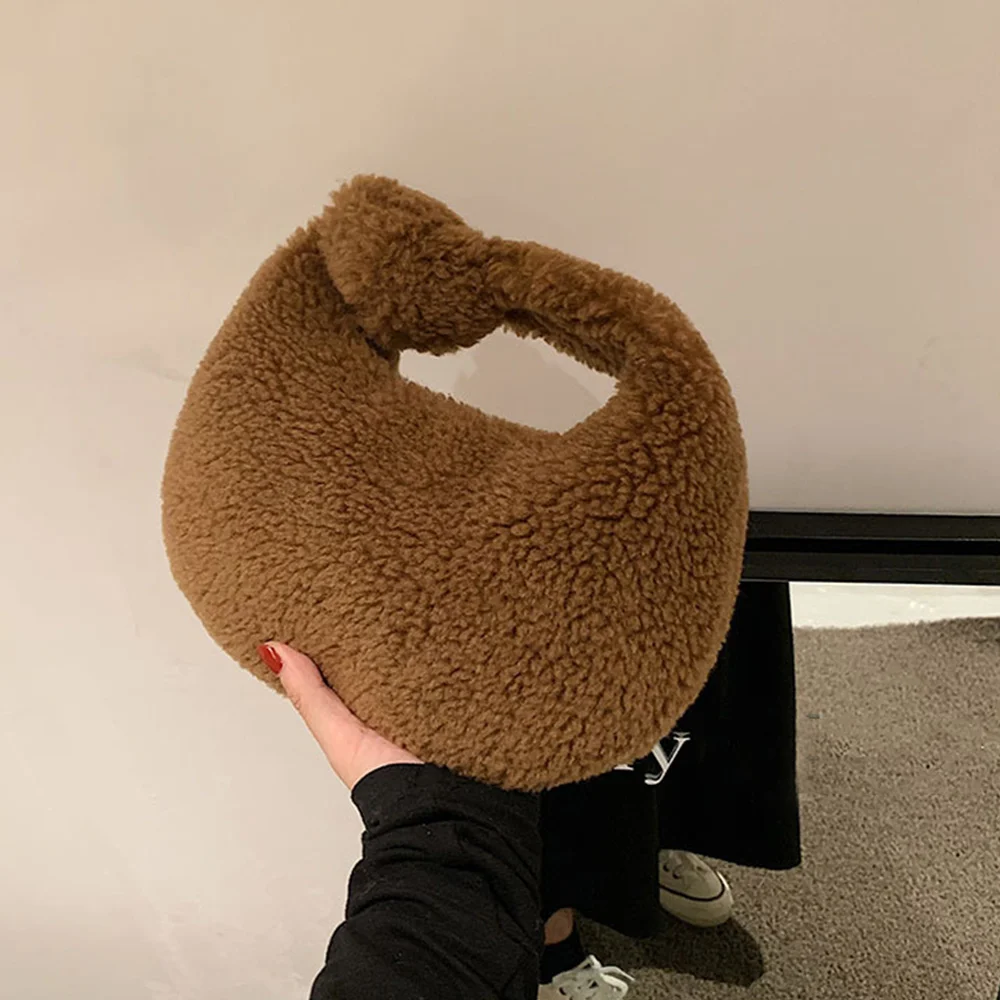New Lambswool Women Small Bag 2023 Fashion Knotted Faux Fur HandBag Women's Furry Short Handle Clutch Soft Plush Warm Bag
New Lambswool Women Small Bag 2023 Fashion Knotted Faux Fur HandBag Women's Furry Short Handle Clutch Soft Plush Warm Bag