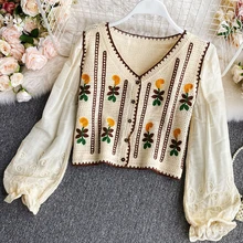 Retro Crochet Hollow Embroidery V-neck Long Shirt Female Spring and Autumn Temperament Sweet and Wild Short Girl Blouse UK078