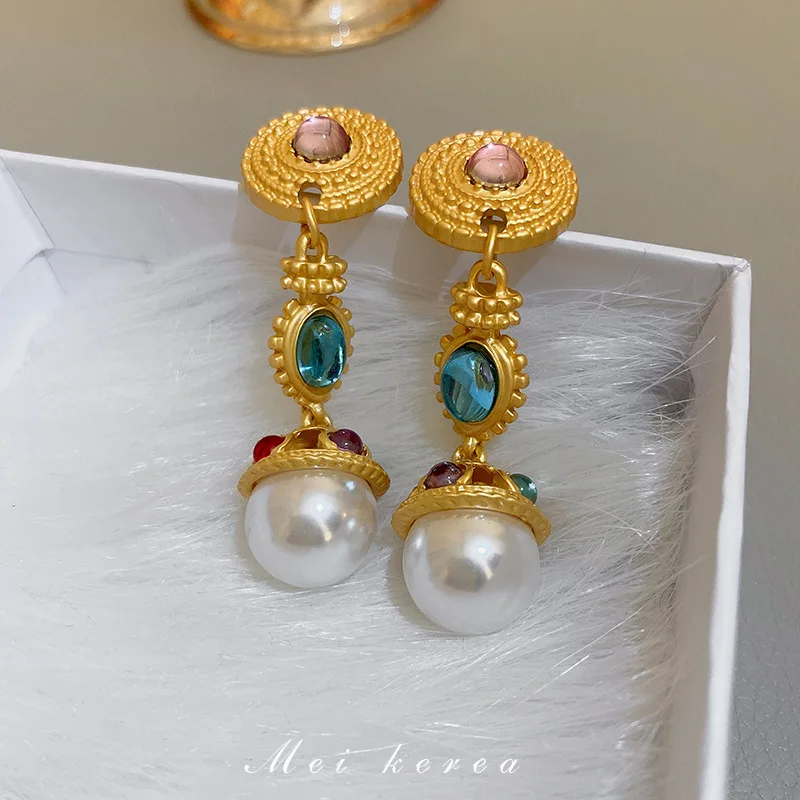 Silver Needle Mid-Ancient Circle and Pearl Earrings Vintage Court Style Long Earring Light Luxury Temperament Earrings for Women
Silver Needle Mid-Ancient Circle and Pearl Earrings Vintage Court Style Long Earring Light Luxury Temperament Earrings for Women