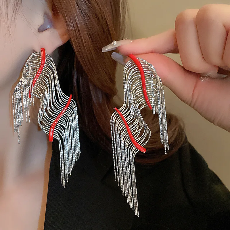 Minar Exaggerated Red Color Enamel Irregular Twisted Geometric Dangle Earrings Long Chain Tassel Earring for Women Oorbellen
Minar Exaggerated Red Color Enamel Irregular Twisted Geometric Dangle Earrings Long Chain Tassel Earring for Women Oorbellen