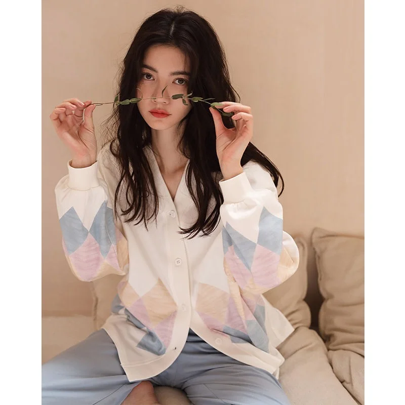 Plush Thick Thick Warm Pajamas Fashion Trend V-neck Cardigan Casual Sweet and Lovely Loose Simple Long-sleeved Pajamas
Plush Thick Thick Warm Pajamas Fashion Trend V-neck Cardigan Casual Sweet and Lovely Loose Simple Long-sleeved Pajamas